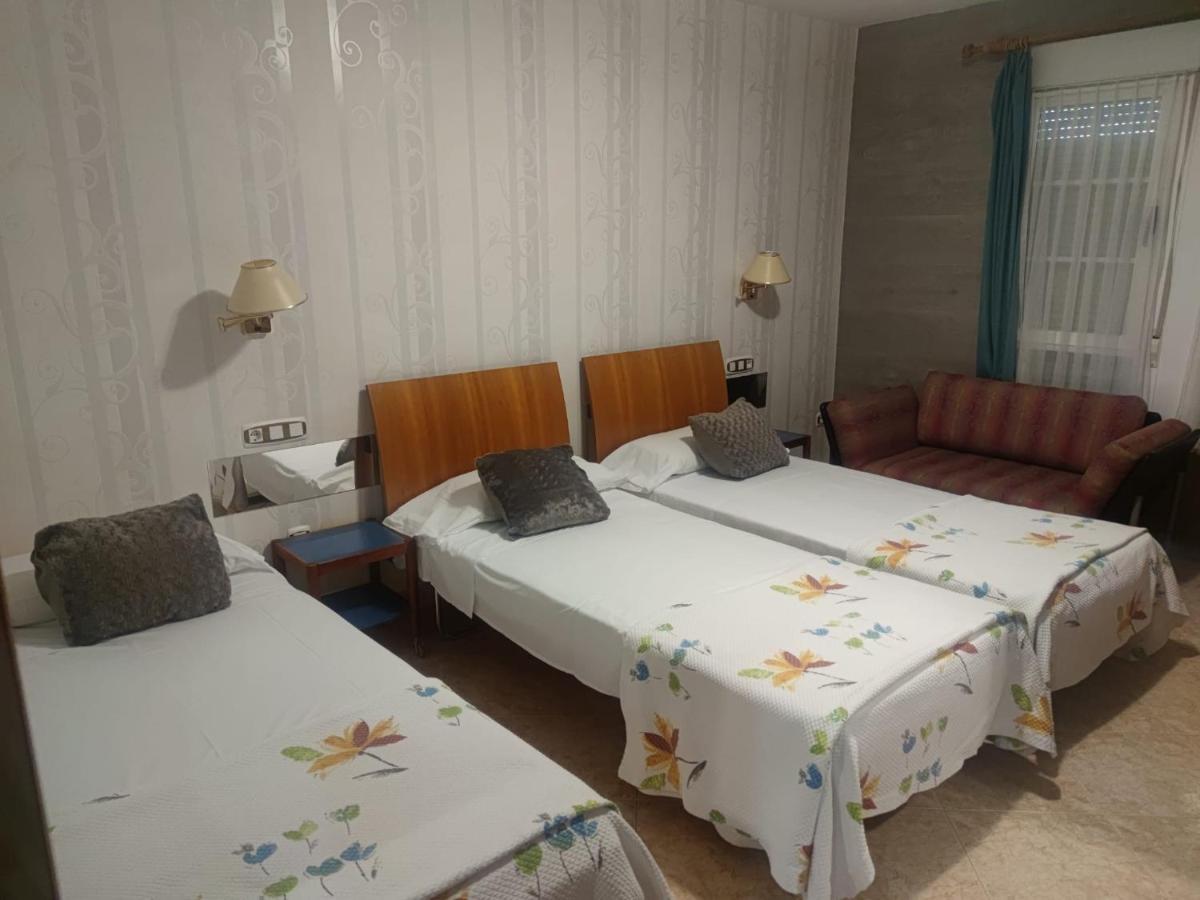 Hostal Burbia Villafranca Del Bierzo Eksteriør billede