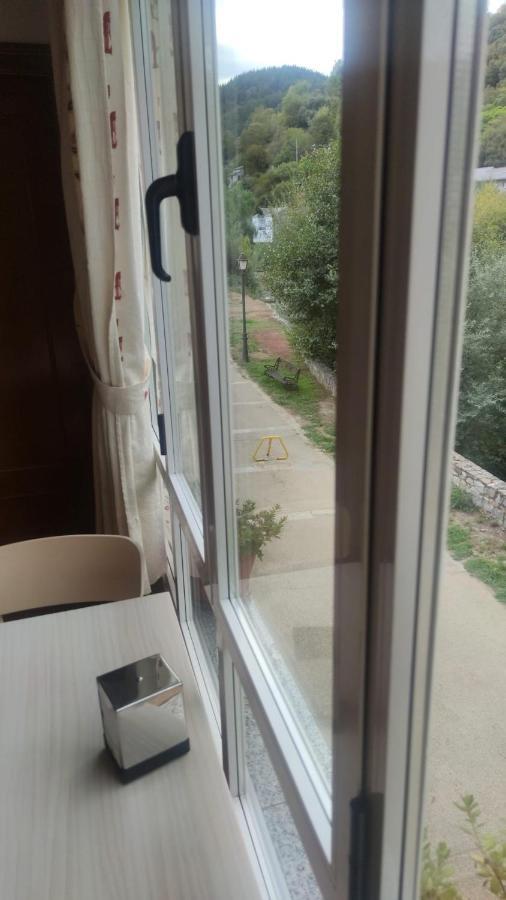 Hostal Burbia Villafranca Del Bierzo Eksteriør billede