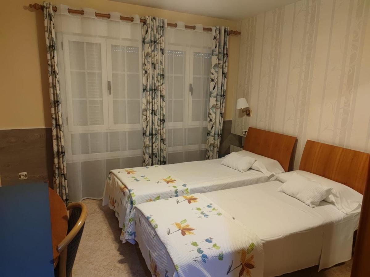 Hostal Burbia Villafranca Del Bierzo Eksteriør billede