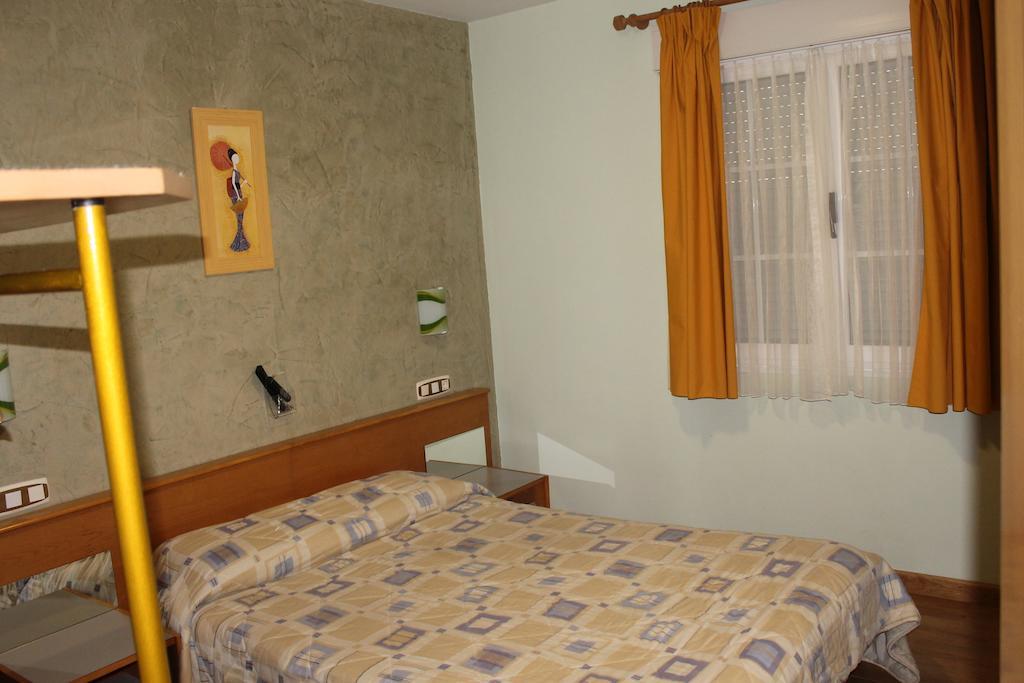 Hostal Burbia Villafranca Del Bierzo Eksteriør billede