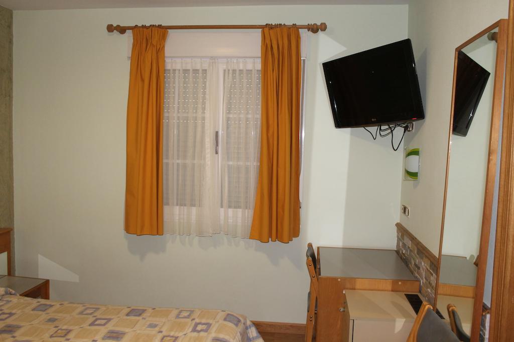 Hostal Burbia Villafranca Del Bierzo Eksteriør billede