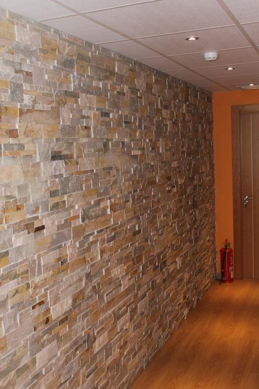 Hostal Burbia Villafranca Del Bierzo Eksteriør billede